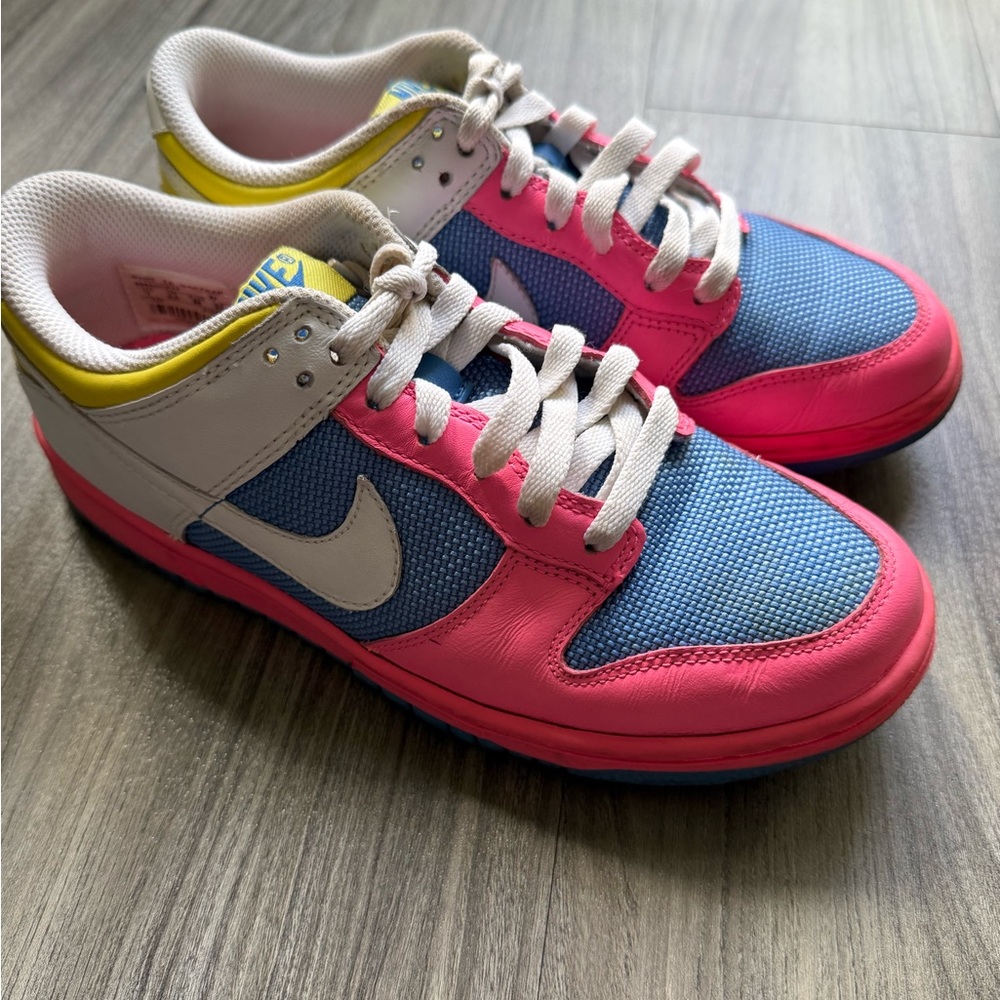 Nike Dunk Low
Light Lava/White-Light Blueberry (Women's)